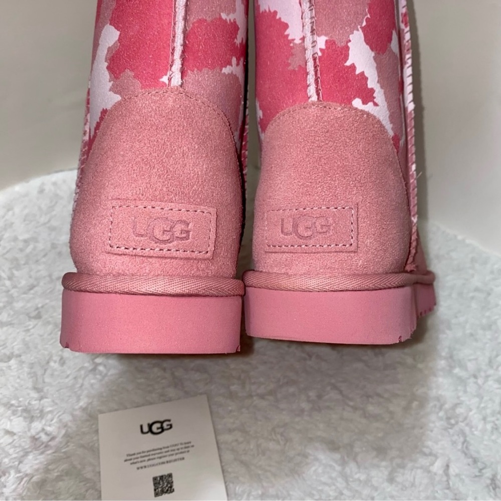 UGG Boots size 9 New - Picture 6 of 10